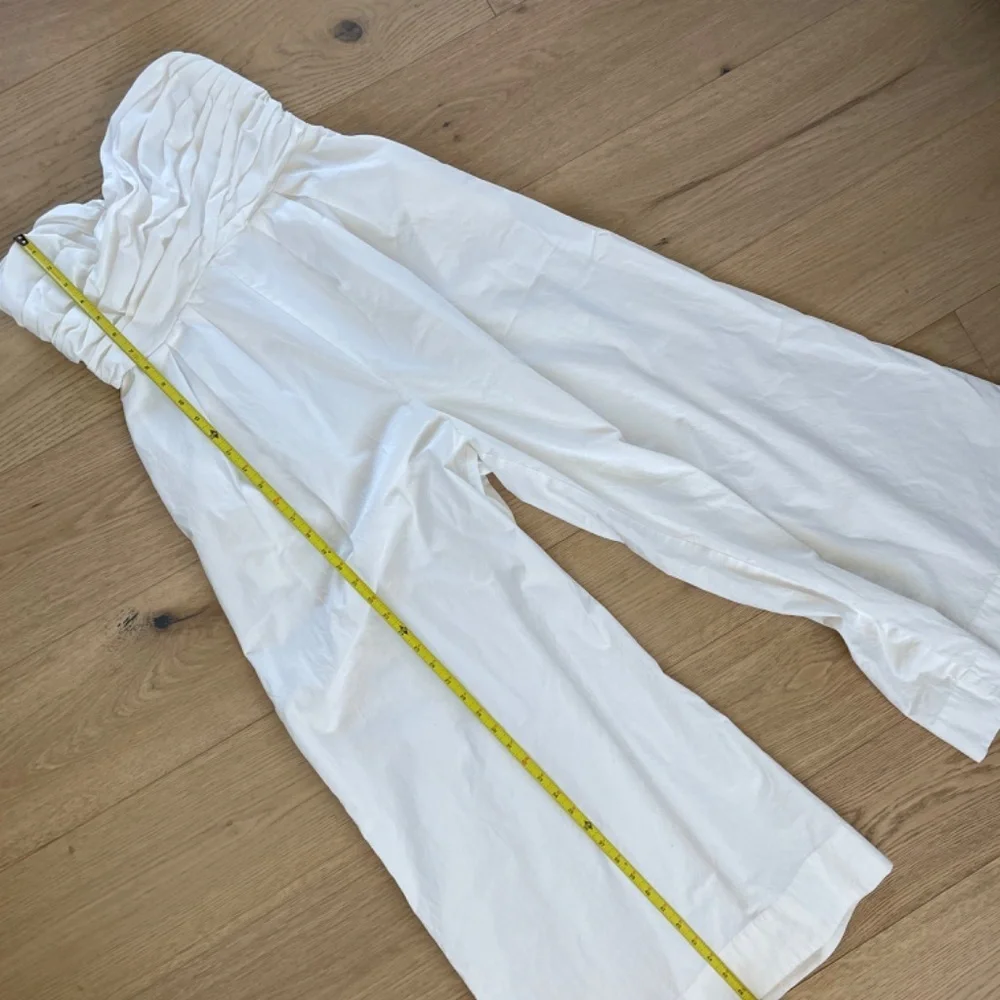 Showpo White Wid Leg Strapless Jumpsuit 100% Cotton Large with Pockets sleek